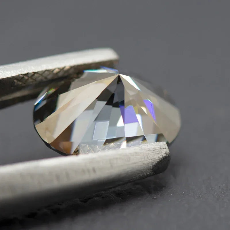 Grey moissanite