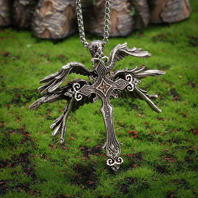 Cross pendant gothic