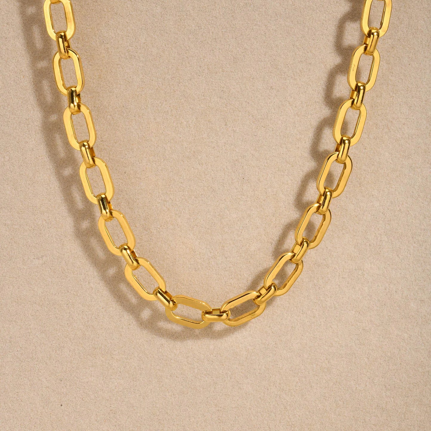 Gold chunky chain necklace