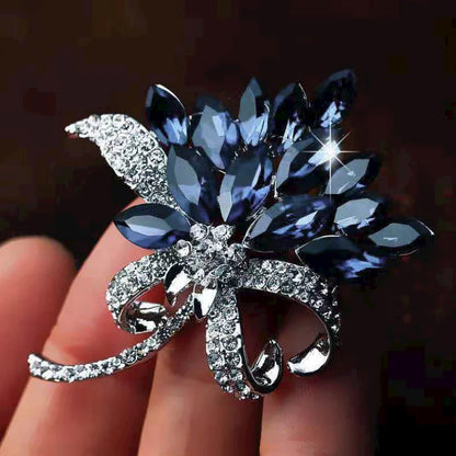 Brooch blue