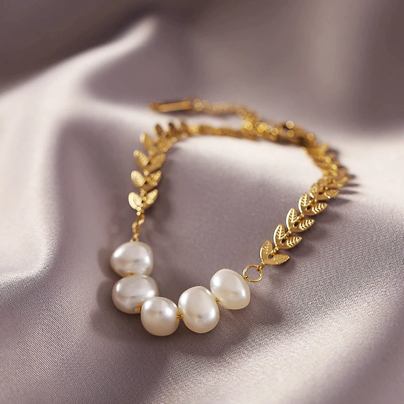 Gold pearl bracelet