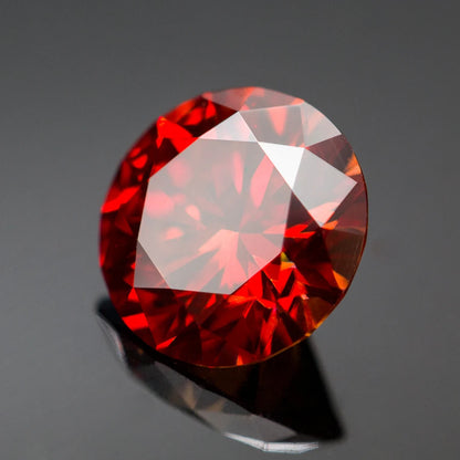 Red moissanite