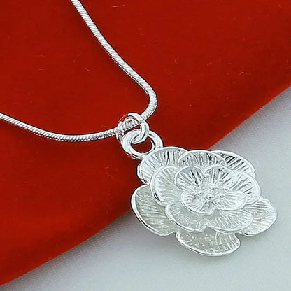 Silver flower necklace