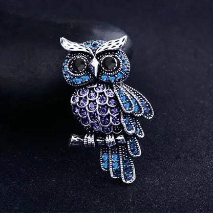 Angel brooch pin - Jewelry Universe