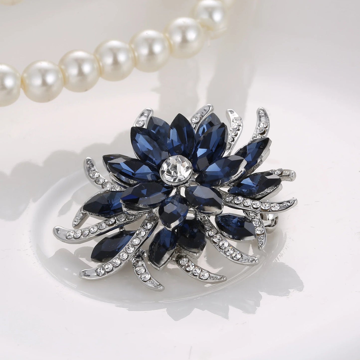 Blue brooch - Jewelry Universe