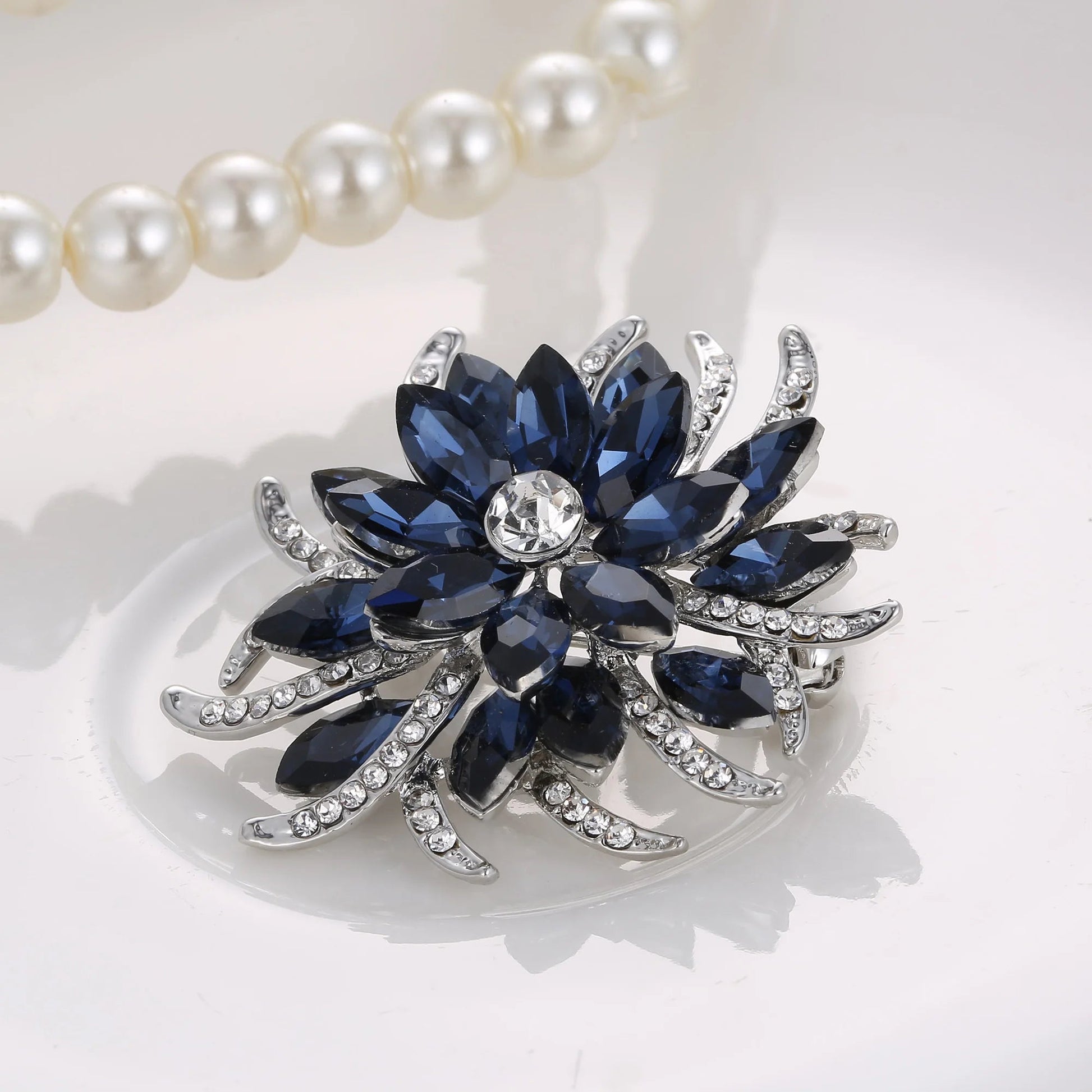 Blue brooch - Jewelry Universe
