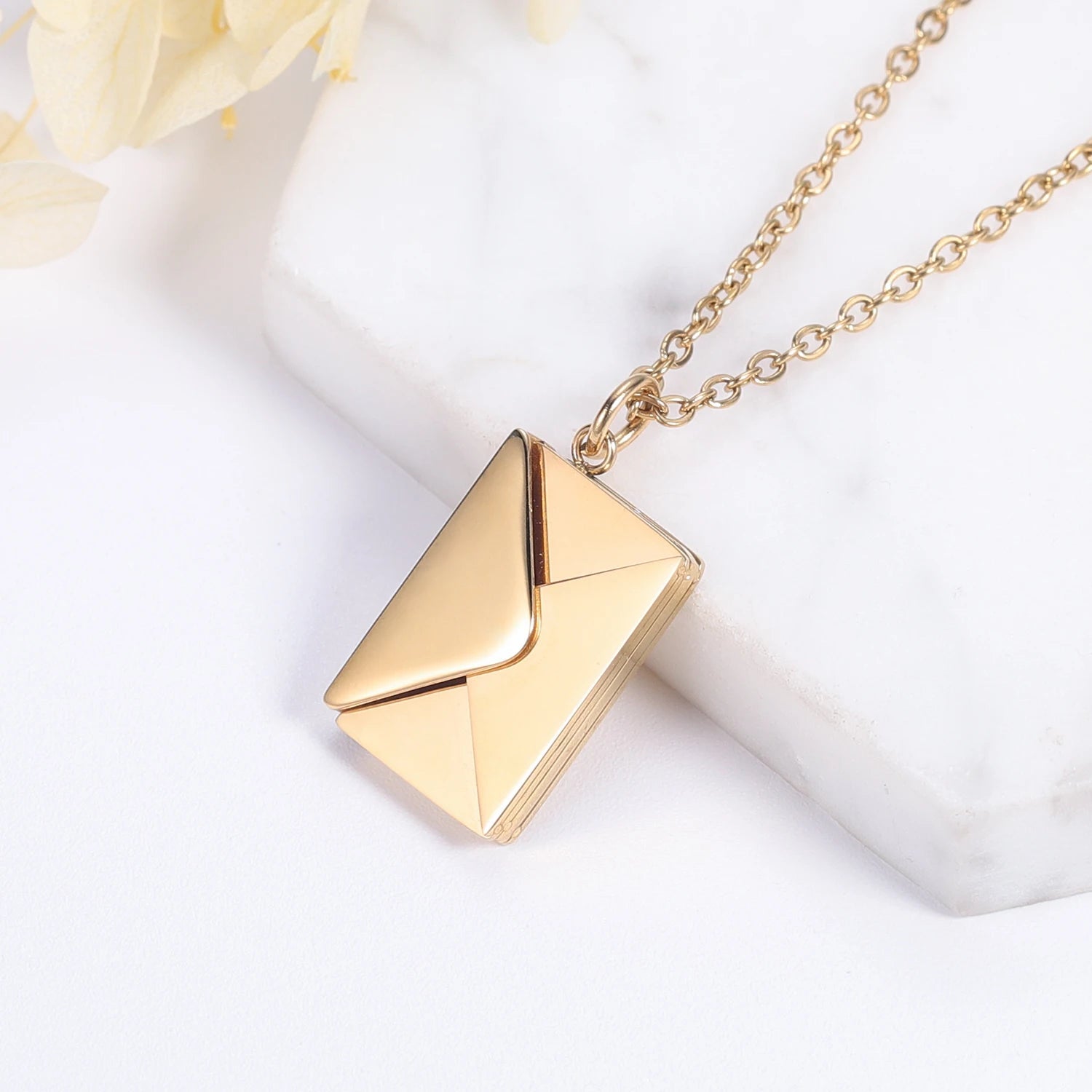 Engravable pendant - Jewelry Universe
