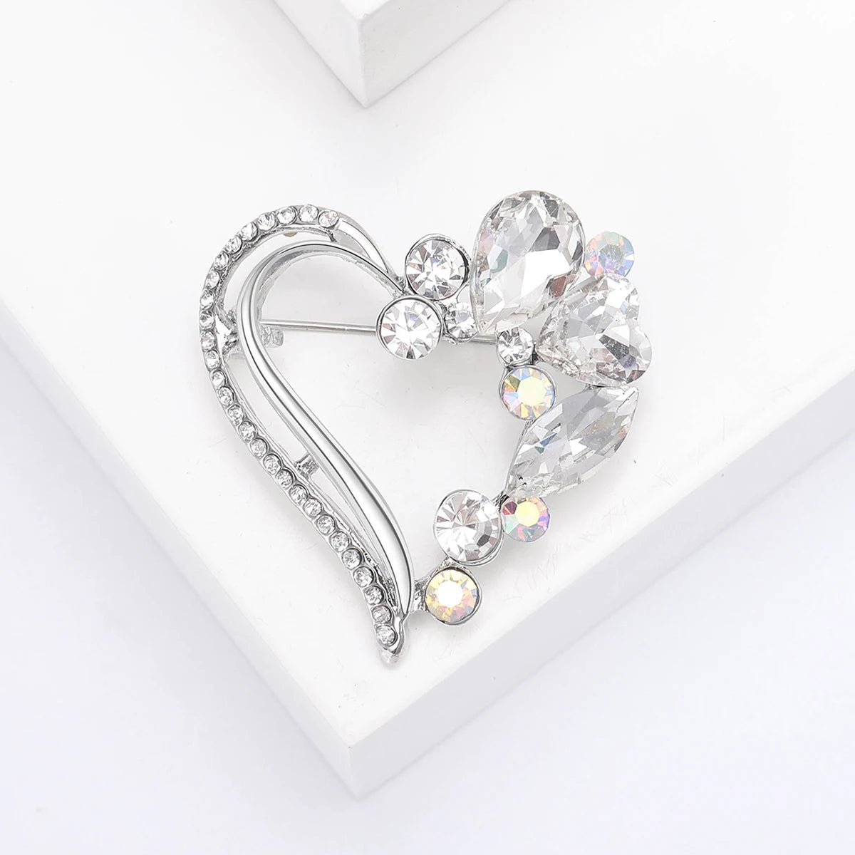 Heart brooch - Jewelry Universe