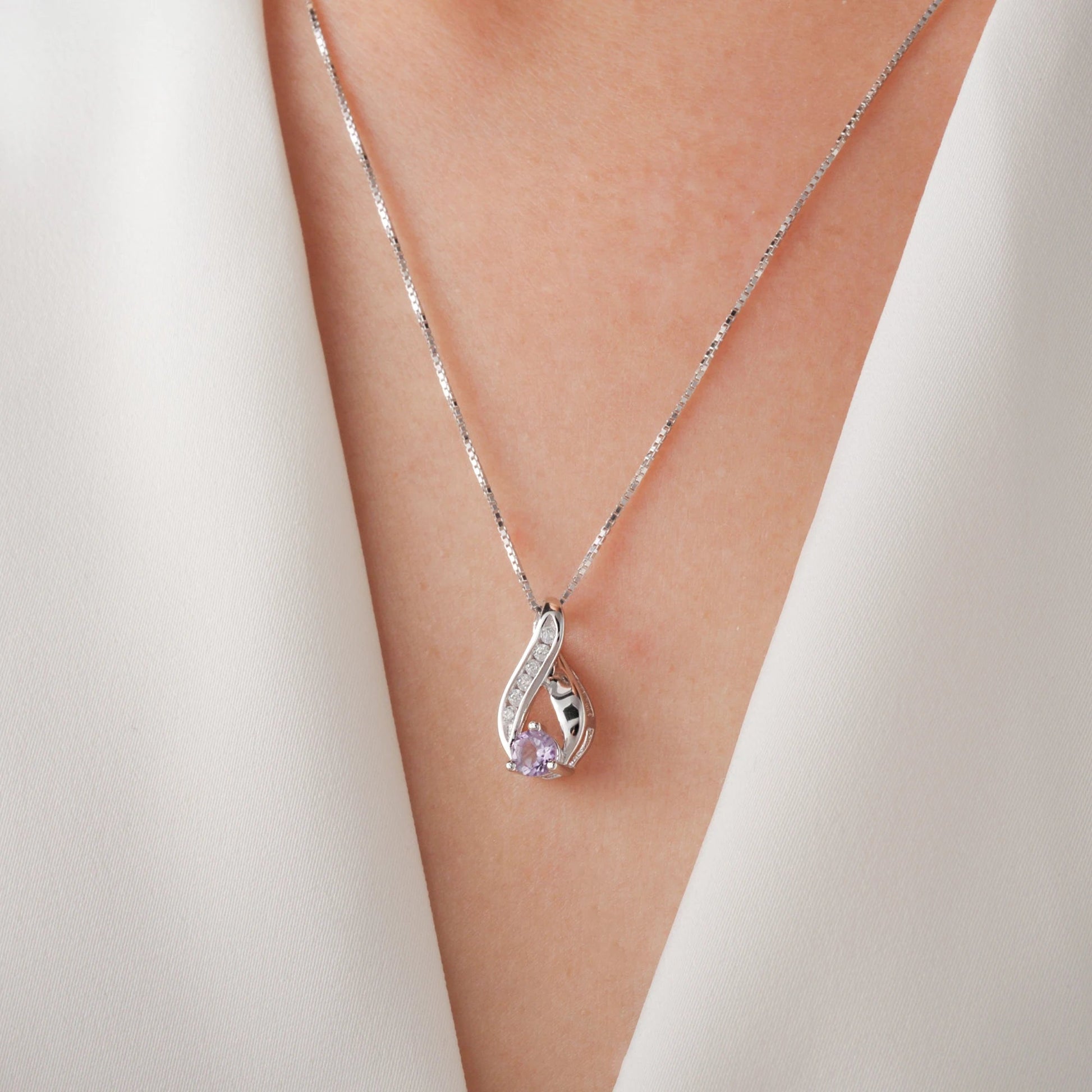 Infinity silver pendant - Jewelry Universe