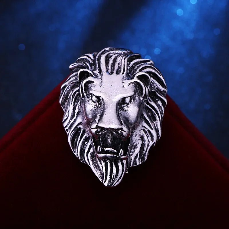 Lion brooch - Jewelry Universe