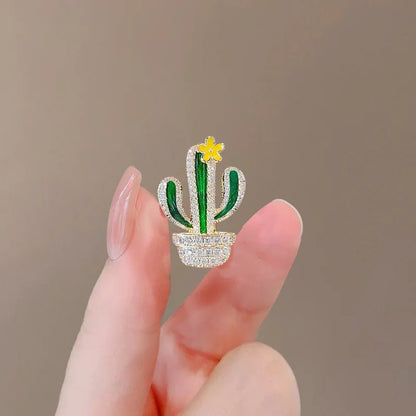 Luxury designer brooches - Jewelry Universe