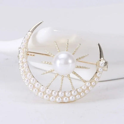 Moon brooch - Jewelry Universe