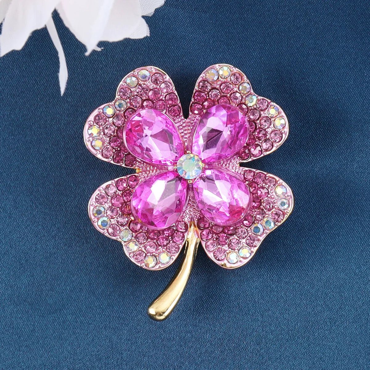 Shamrock brooch - Jewelry Universe