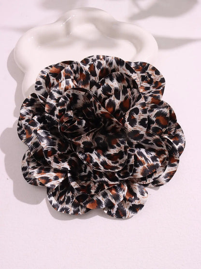 Silk flower brooch - Jewelry Universe