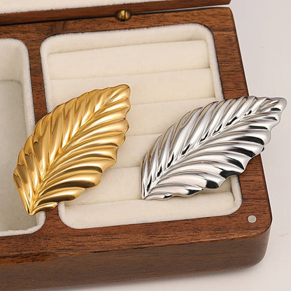 Silver leaf brooch - Jewelry Universe