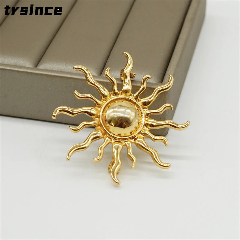 Sun brooch - Jewelry Universe