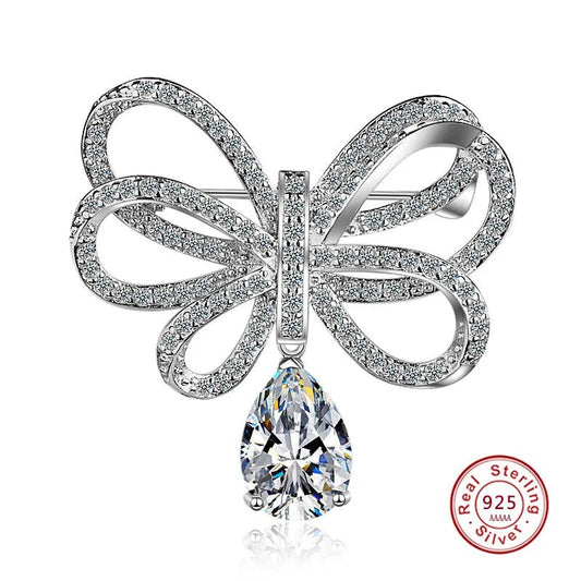 Trifari bow brooch - Jewelry Universe
