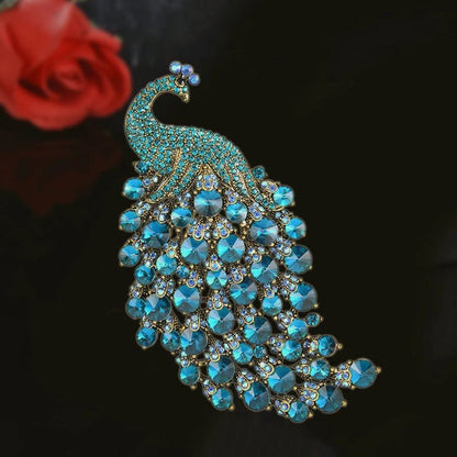 Vintage peacock brooch - Jewelry Universe