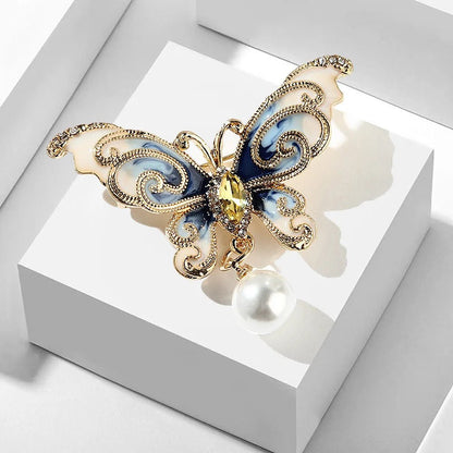 Vintage rhinestone butterfly brooch - Jewelry Universe