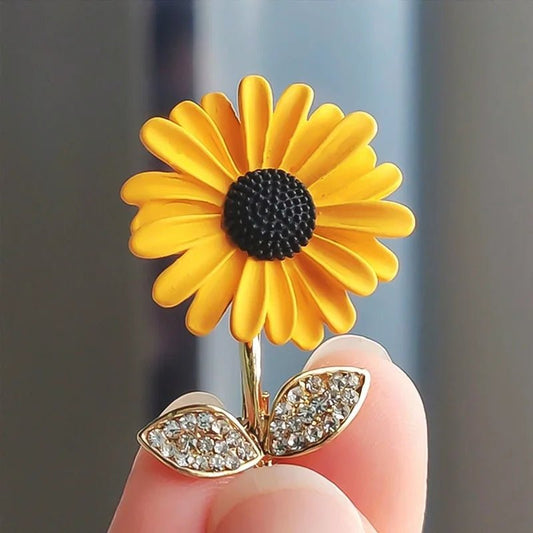 Vintage sunflower brooch - Jewelry Universe