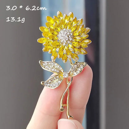Vintage sunflower brooch - Jewelry Universe